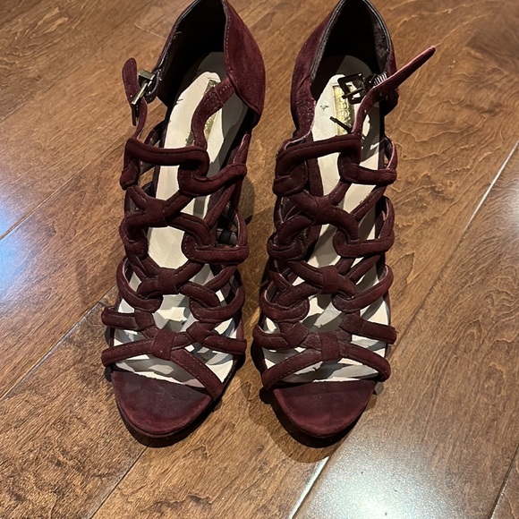 Burgundy BCBG Max Azria heels - Picture 3 of 3